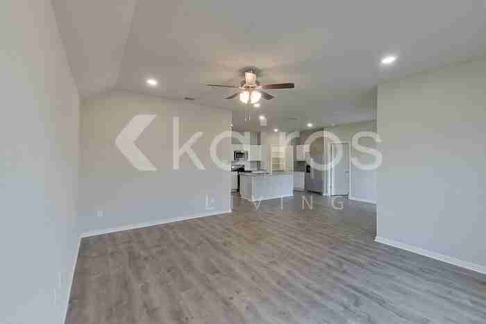 108 Santiago Ct - Photo 5 of 26