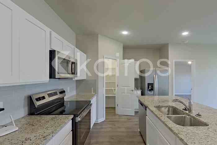 108 Santiago Ct - Photo 7 of 26