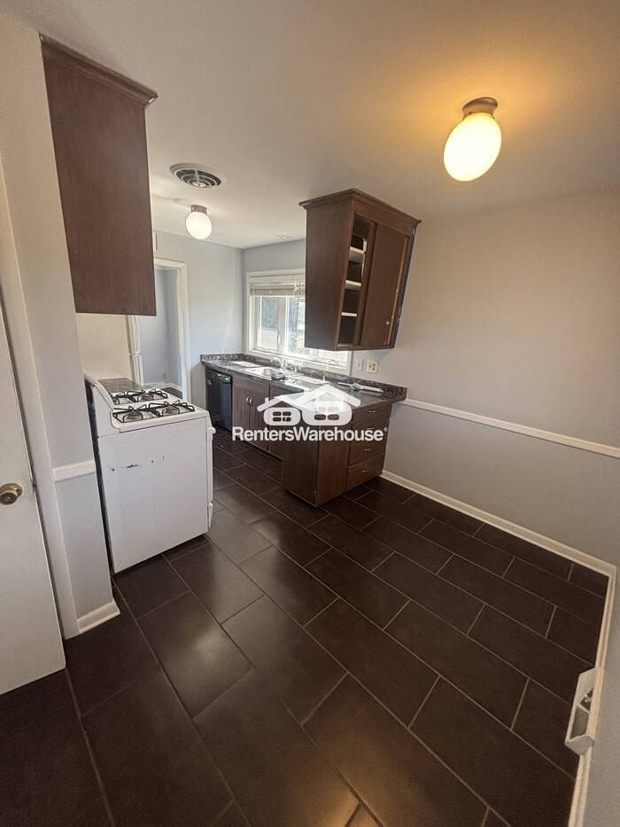 6238 Thomas Ave S - Photo 7 of 33