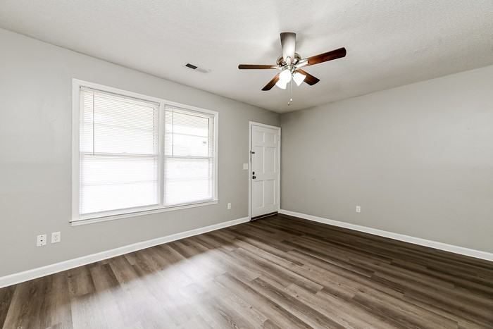 119 Country Ln - Photo 3 of 11