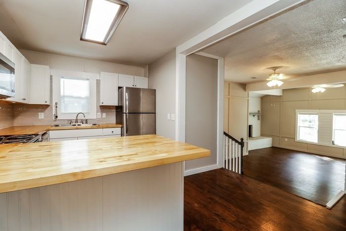 1865 Jaywood Cir - Photo 7 of 11