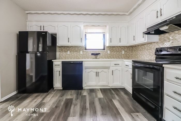 500 Hargis Ln - Photo 6 of 14