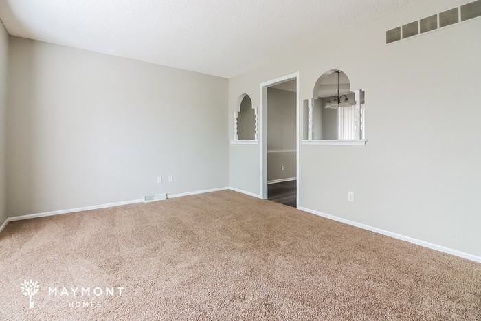 500 Hargis Ln - Photo 7 of 14