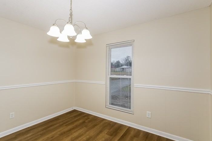 1906 Morning Dr - Photo 4 of 11