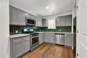 featured image of 2435 E 10th St