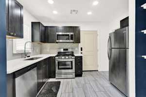 featured image of 2435 E 10th St