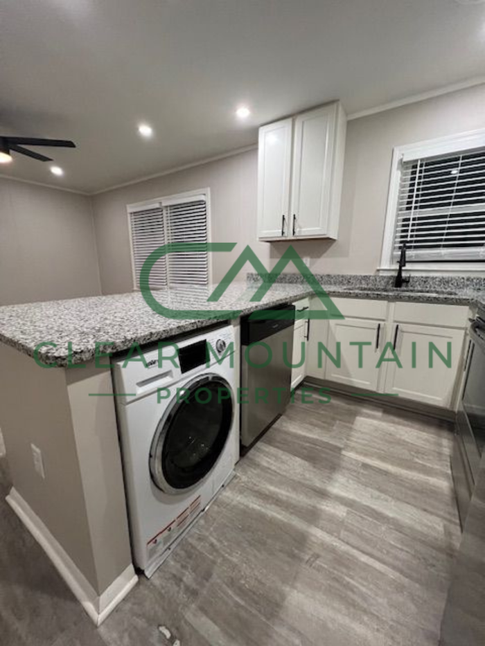 300 Brook Glenn Rd #8 - Photo 2 of 8