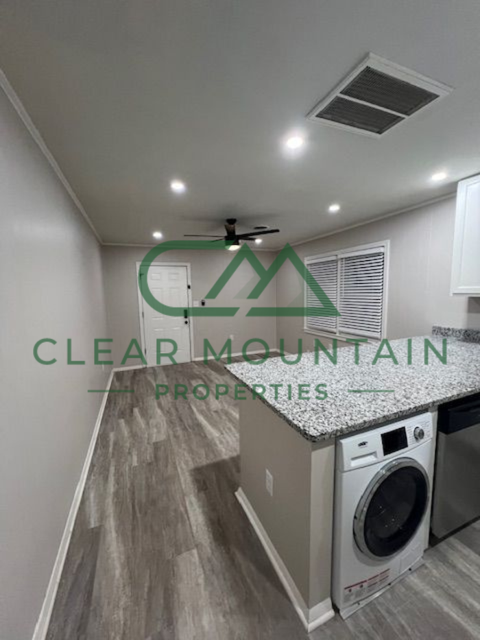 300 Brook Glenn Rd #8 - Photo 3 of 8