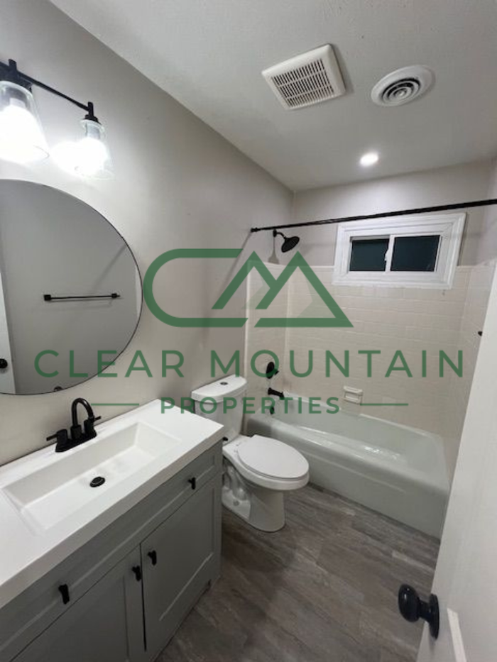 300 Brook Glenn Rd #8 - Photo 7 of 8