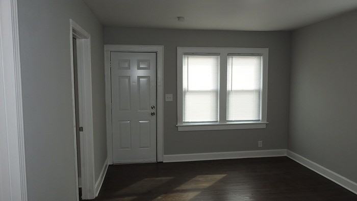 1500 N Main St - Photo 4 of 18