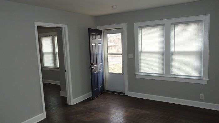 1500 N Main St - Photo 5 of 18