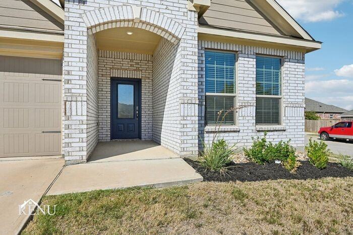 304 Blue Buffalo St - Photo 5 of 46