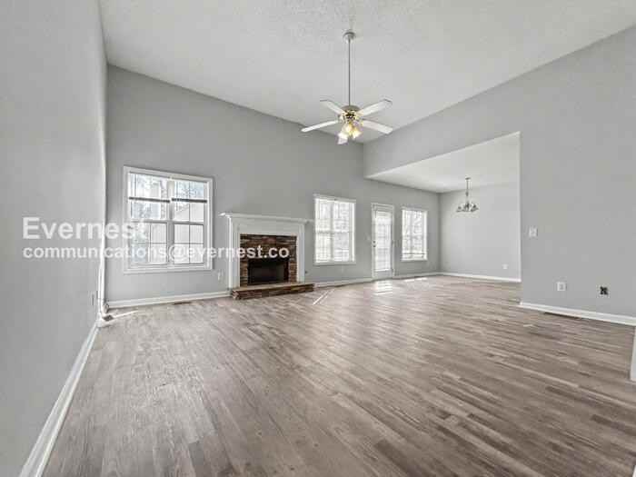 5305 Yoshino Ter - Photo 4 of 29