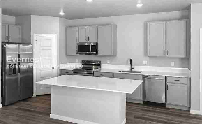 235 Molinar St - Photo 2 of 24