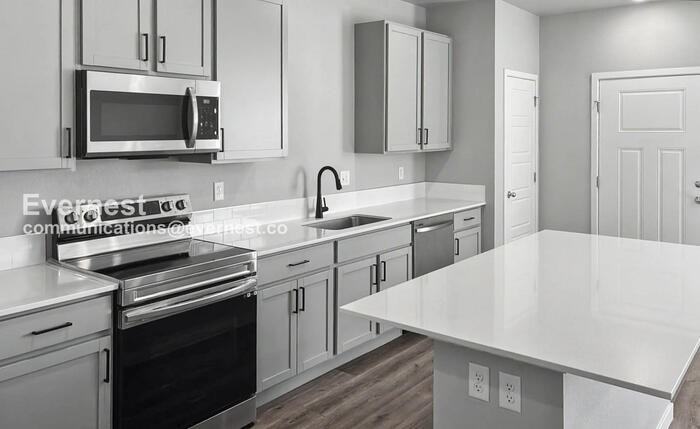 235 Molinar St - Photo 3 of 24