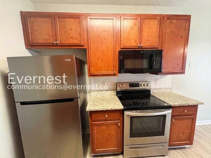 8665 Thomas Rd - Photo 3 of 24