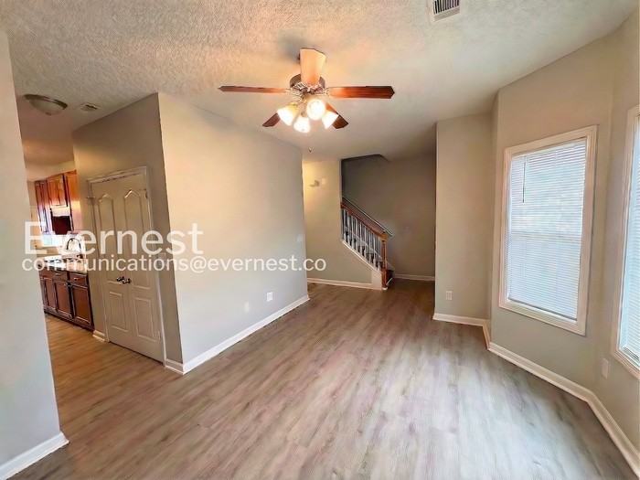 8665 Thomas Rd - Photo 6 of 24