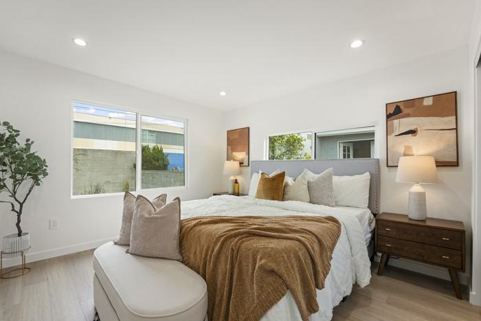 5308 S Victoria Ave - Photo 3 of 28