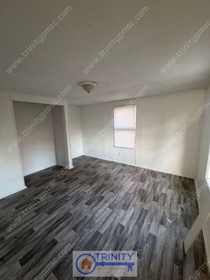 18 Yellowstone Dr - Photo 3 of 7