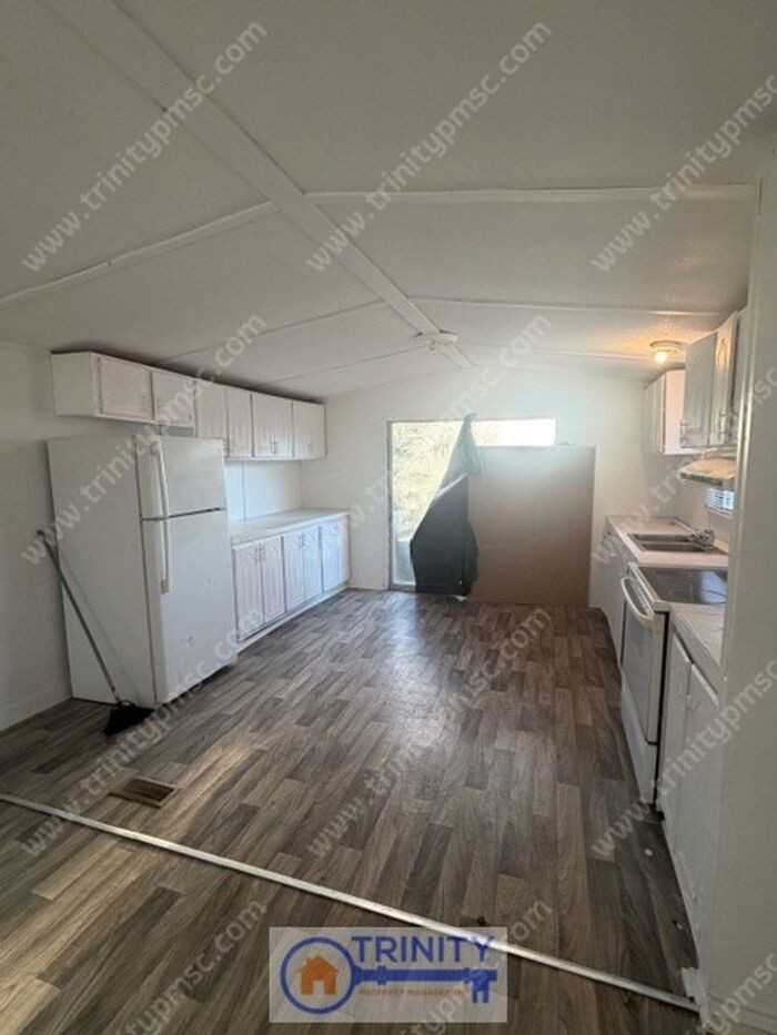 18 Yellowstone Dr - Photo 6 of 7