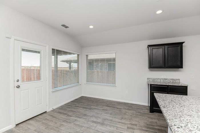 9732 Walnut Cove Dr - Photo 4 of 15