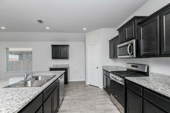 9732 Walnut Cove Dr - Photo 6 of 15