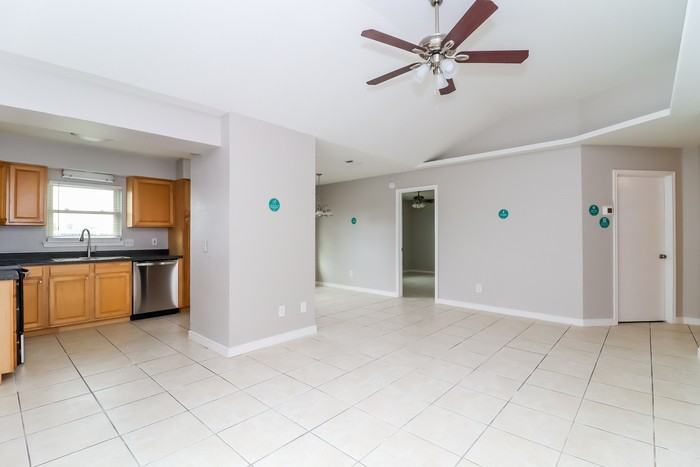 1312 Nelson Pl - Photo 5 of 16