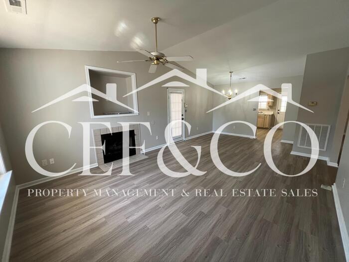 828 W Emerald Springs Dr - Photo 3 of 20