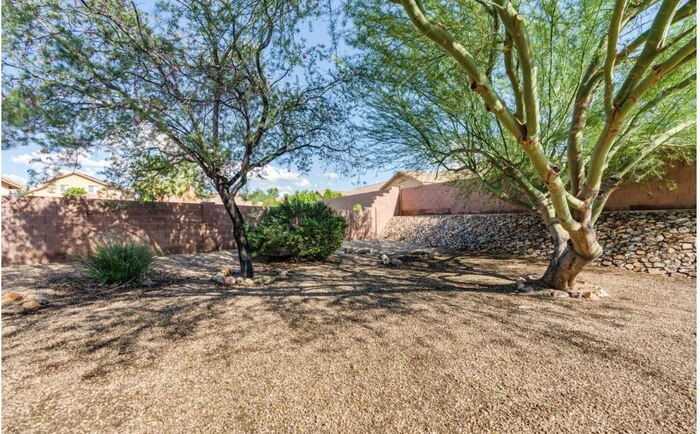 1050 E Providence Canyon Dr - Photo 3 of 4