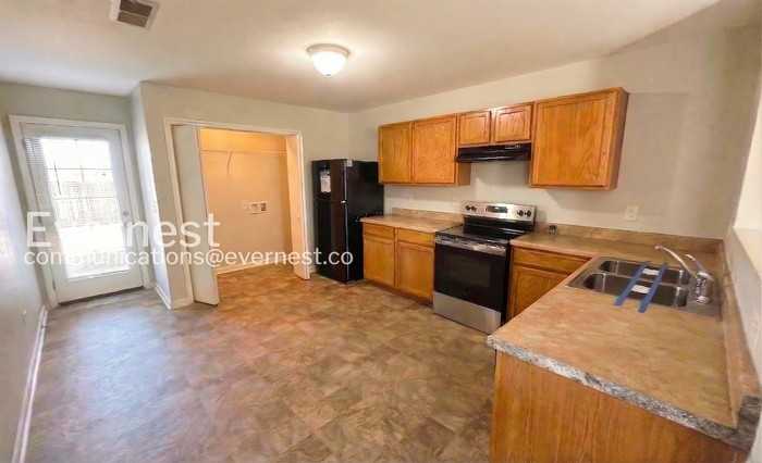 183 Cloverbrook Dr - Photo 2 of 23