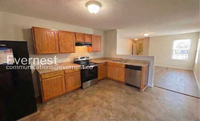 183 Cloverbrook Dr - Photo 3 of 23