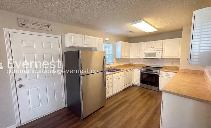 3002 Sonya Dr Nw - Photo 3 of 24