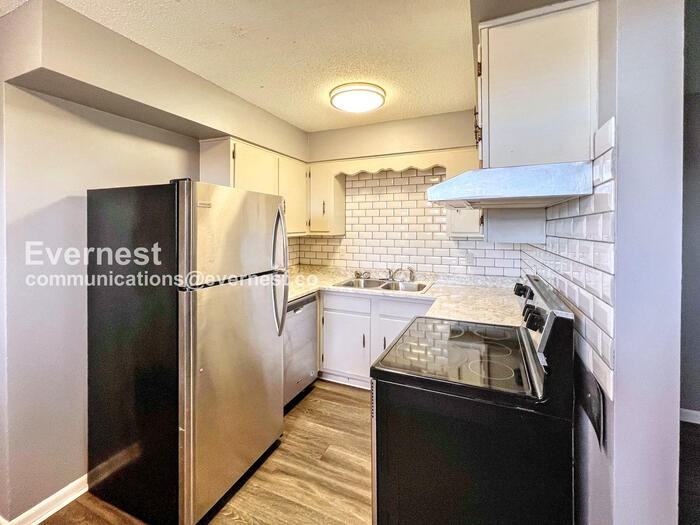 9 Meredith Ct #5 - Photo 6 of 17