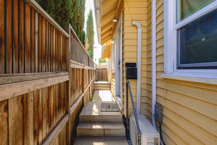 307 N El Molino St #307 - Photo 3 of 43