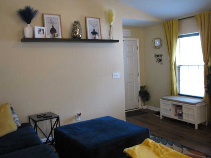 8 Evanwald Ct - Photo 3 of 14