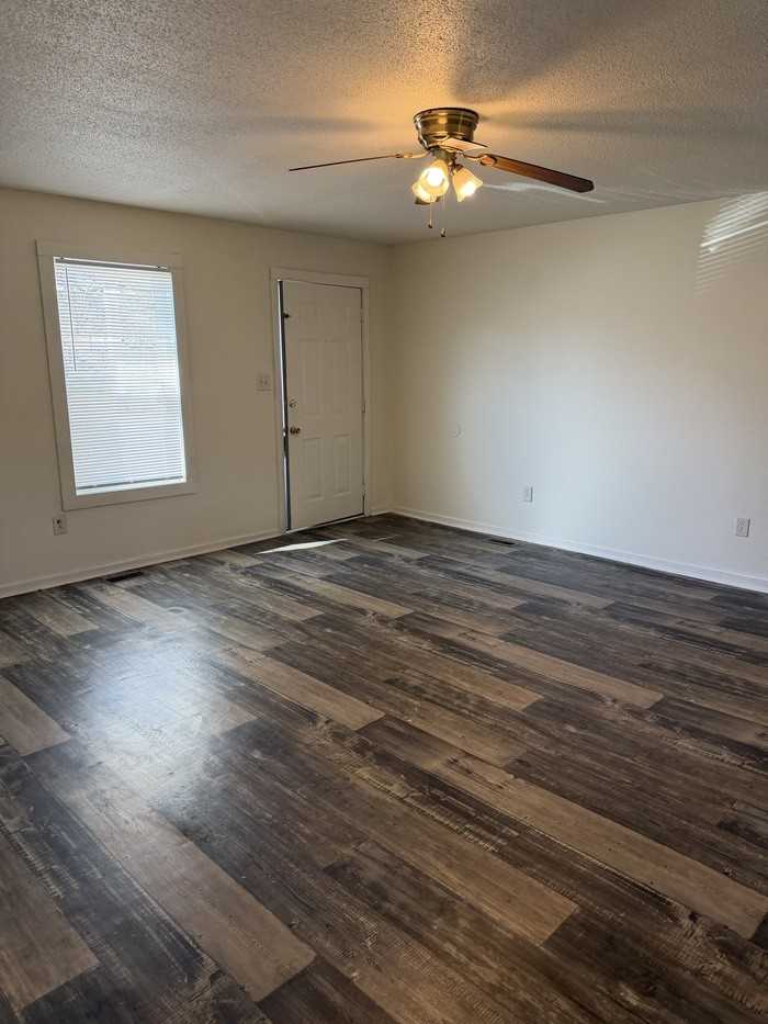 108 Suzanne Cir #B - Photo 5 of 7