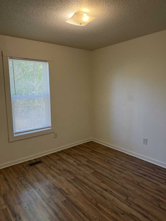 108 Suzanne Cir #B - Photo 6 of 7