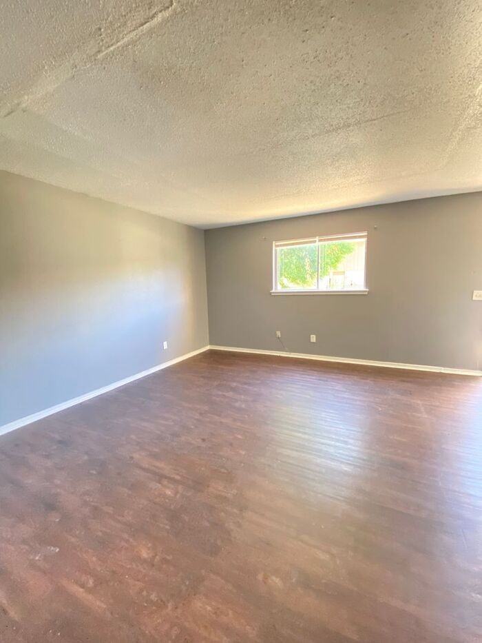 3758 N Nicklas Ave - Photo 3 of 24