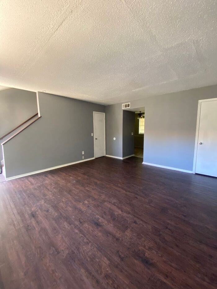 3758 N Nicklas Ave - Photo 4 of 24