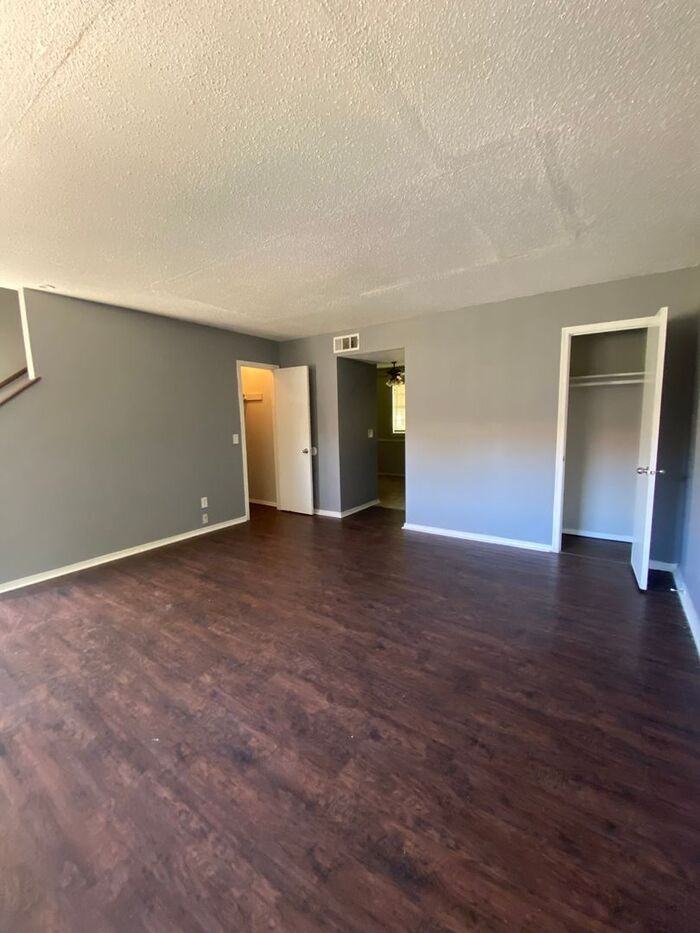 3758 N Nicklas Ave - Photo 6 of 24