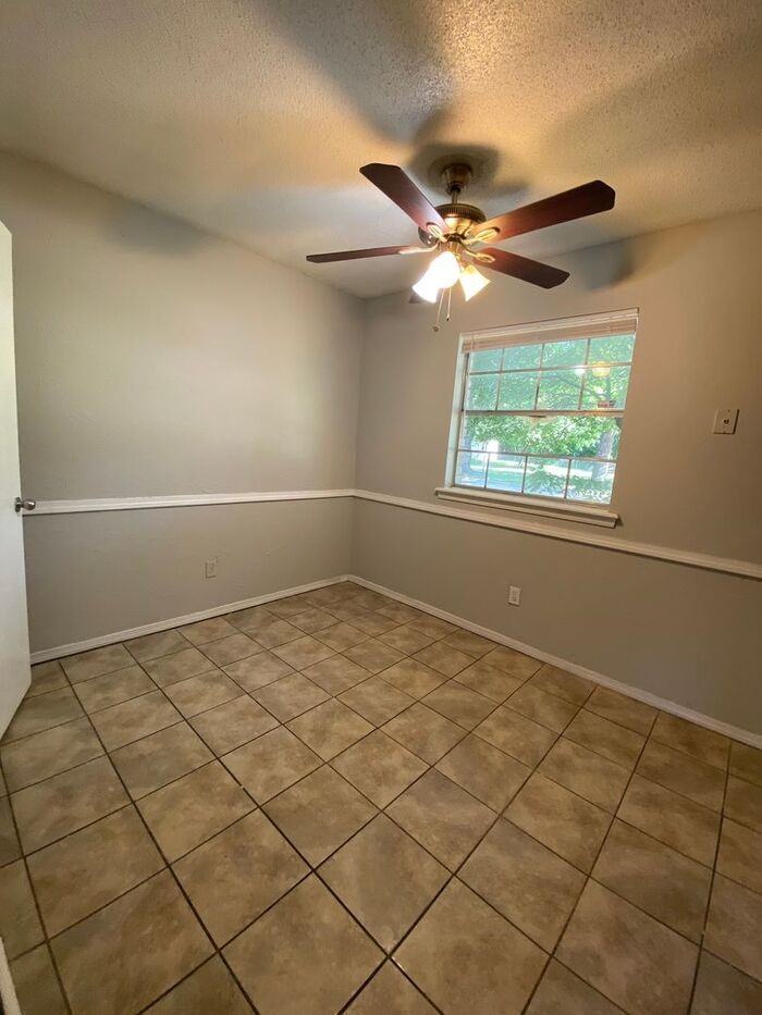 3758 N Nicklas Ave - Photo 7 of 24