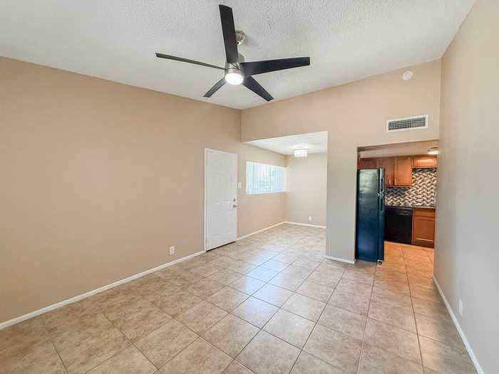 2206 S Granada Dr #5 - Photo 5 of 18