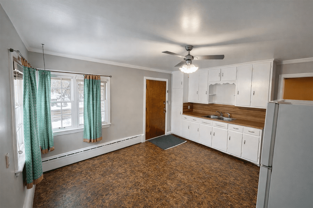 223 E Washington Ave #E - Photo 3 of 12