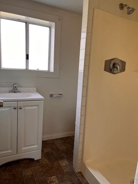 16153 Walnut Ave #NA - Photo 5 of 6