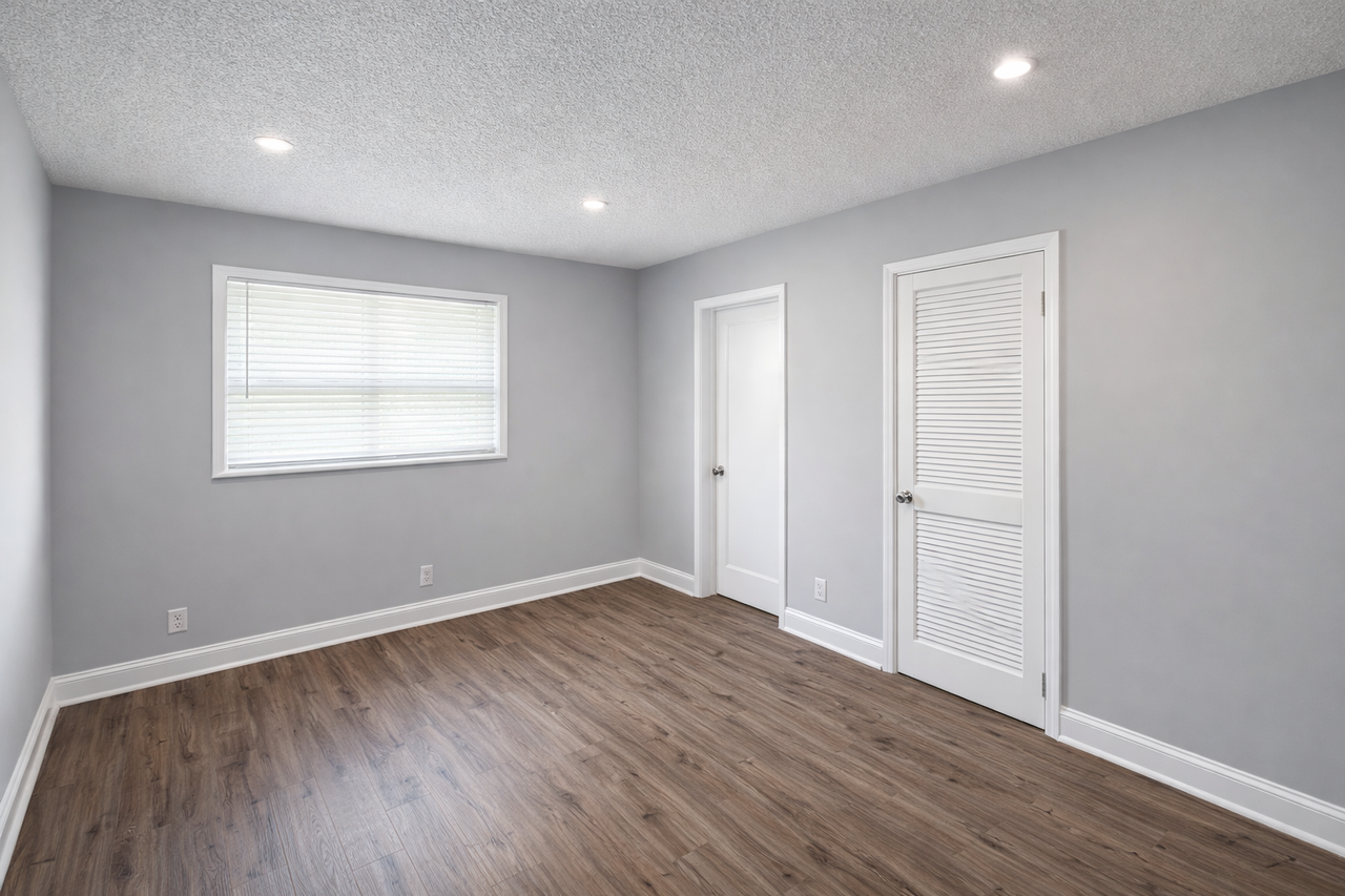 1025 S L St #1 - Photo 3 of 7