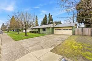 featured image of 160 44th Pl Ne #NA