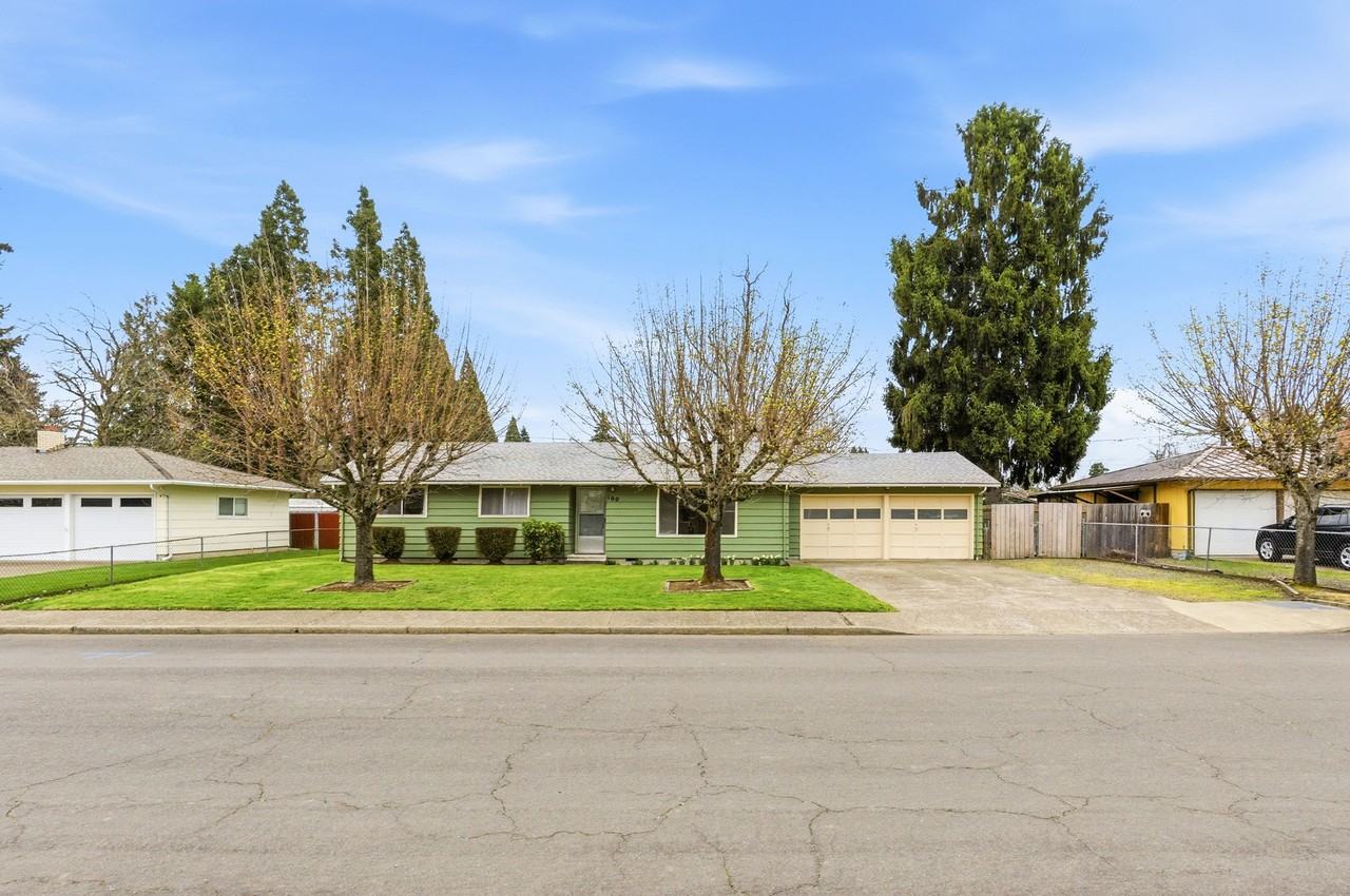 160 44th Pl Ne #NA - Photo 2 of 31