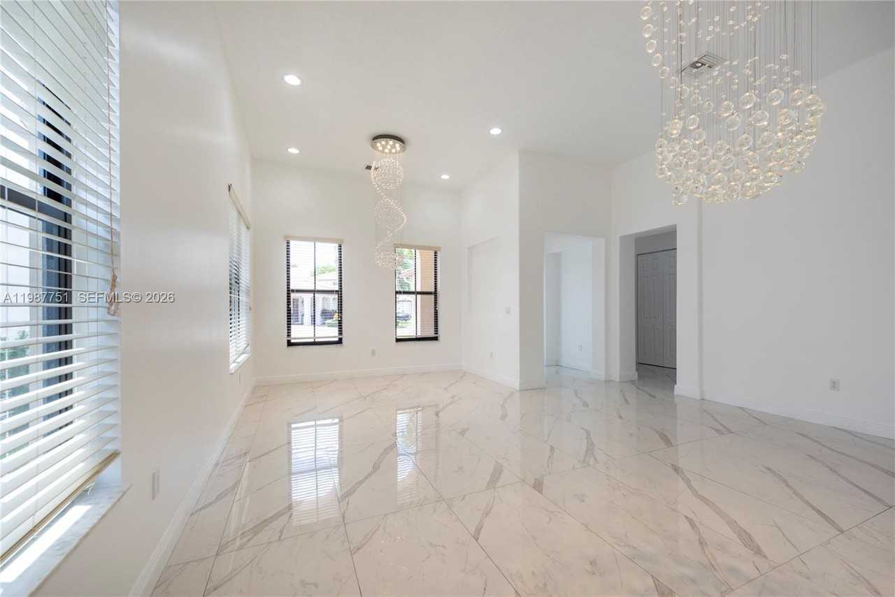 Nw 41st St #NA - Photo 4 of 7