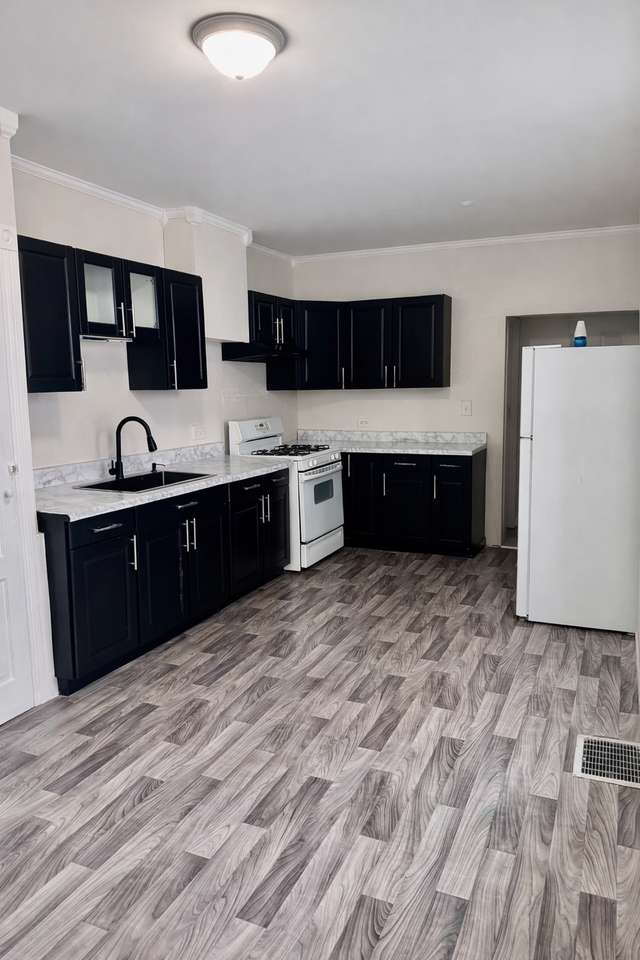 912 N 2nd St #NA - Photo 3 of 20