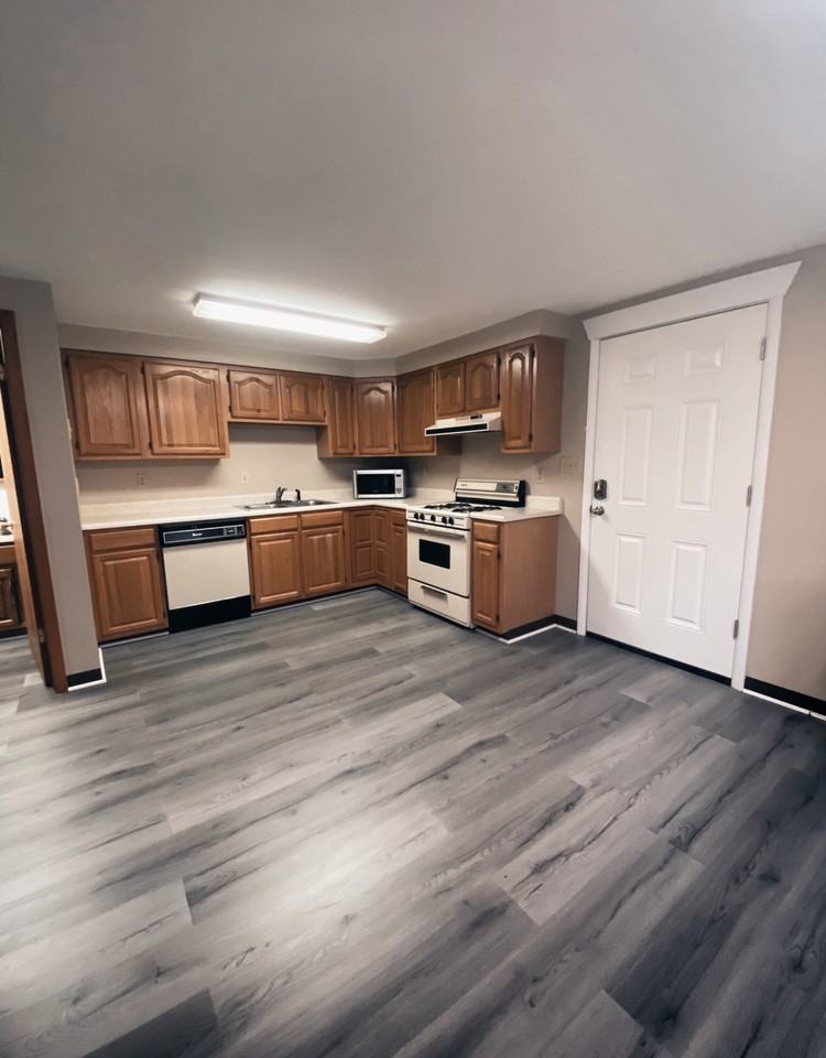 N Kendall Ave #9 - Photo 2 of 11